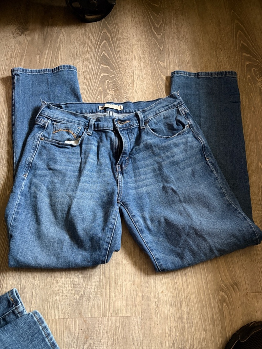Two pair Levi - Picture 4 of 5